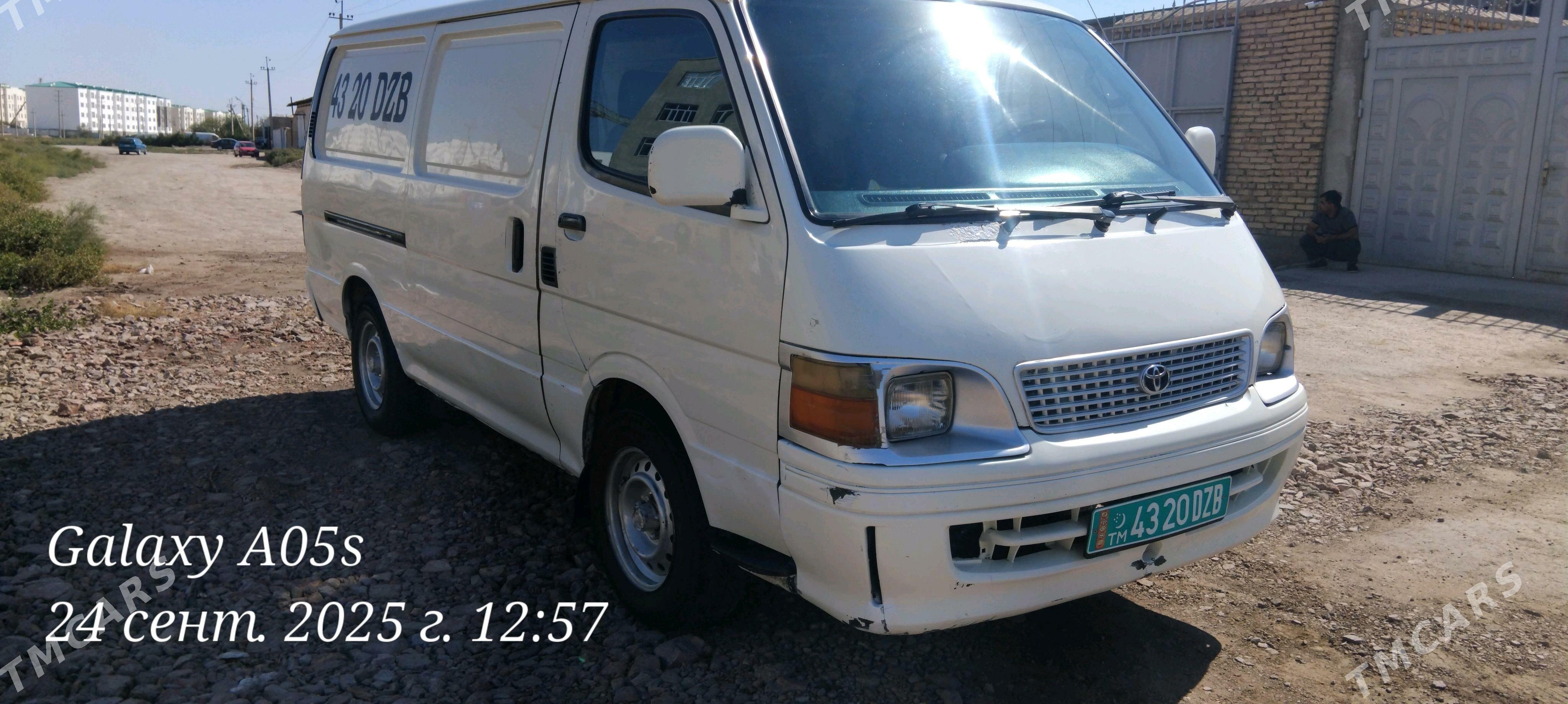Toyota Hiace 2002 - 130 000 TMT - Дашогуз - img 2