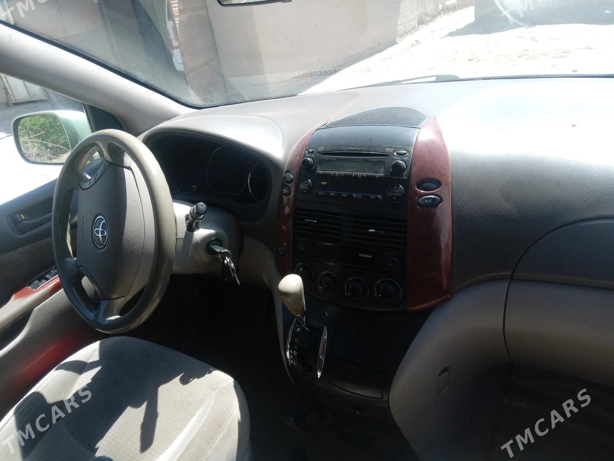 Toyota Sienna 2009 - 230 000 TMT - етр. Туркменбаши - img 2
