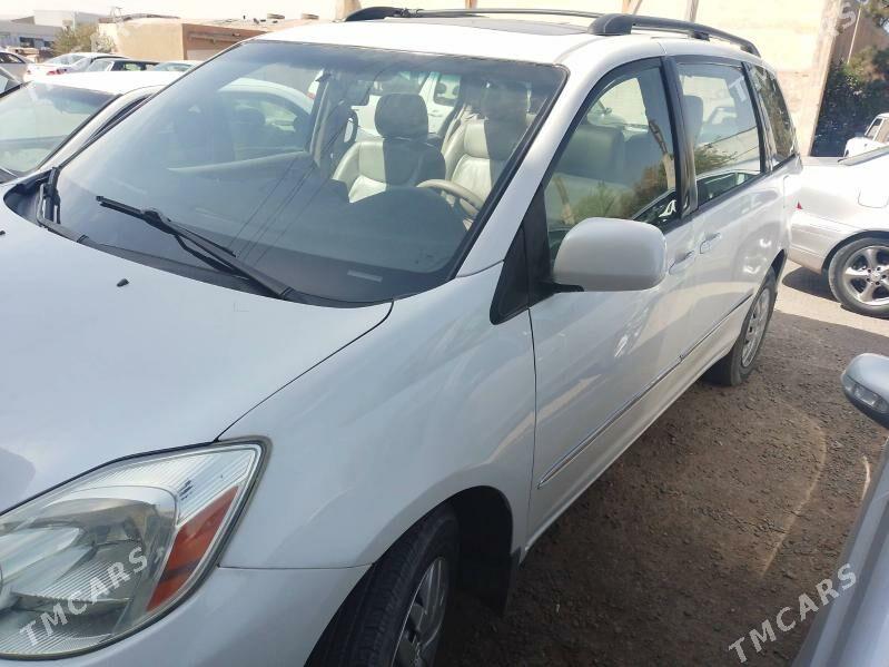 Toyota Sienna 2004 - 220 000 TMT - Мары - img 4