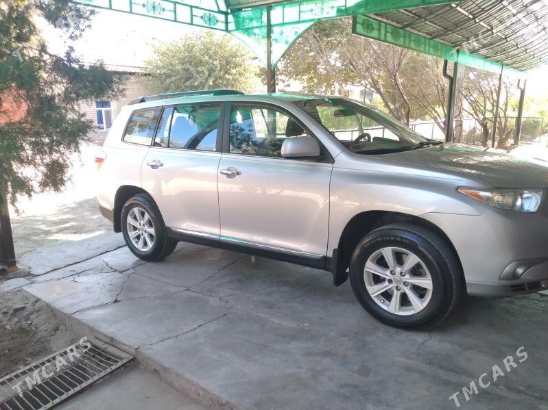 Toyota Highlander 2011 - 320 000 TMT - Дашогуз - img 7