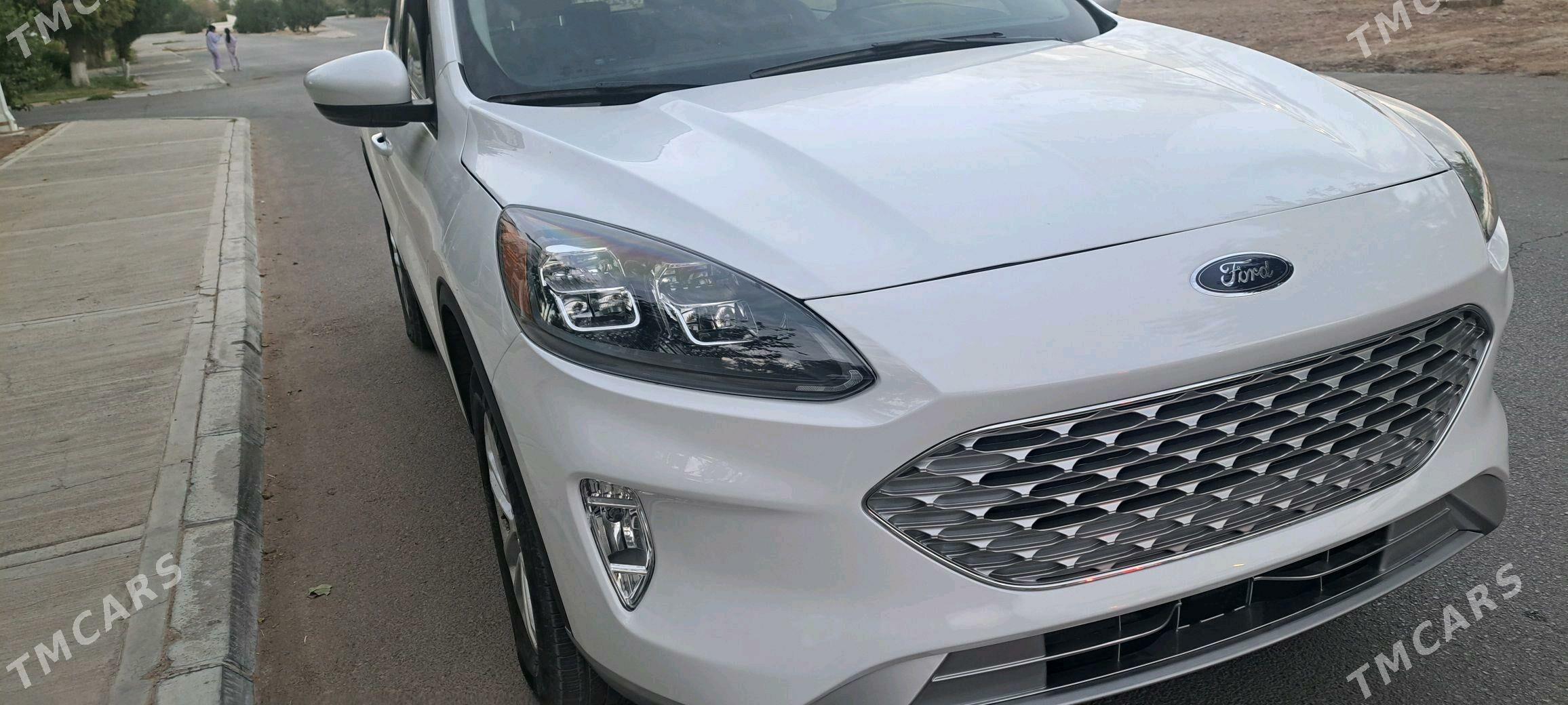 Ford Escape 2022 - 380 000 TMT - Ашхабад - img 4