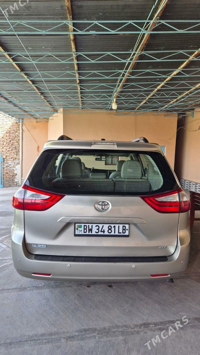 Toyota Sienna 2016 - 450 000 TMT - Сакар - img 4