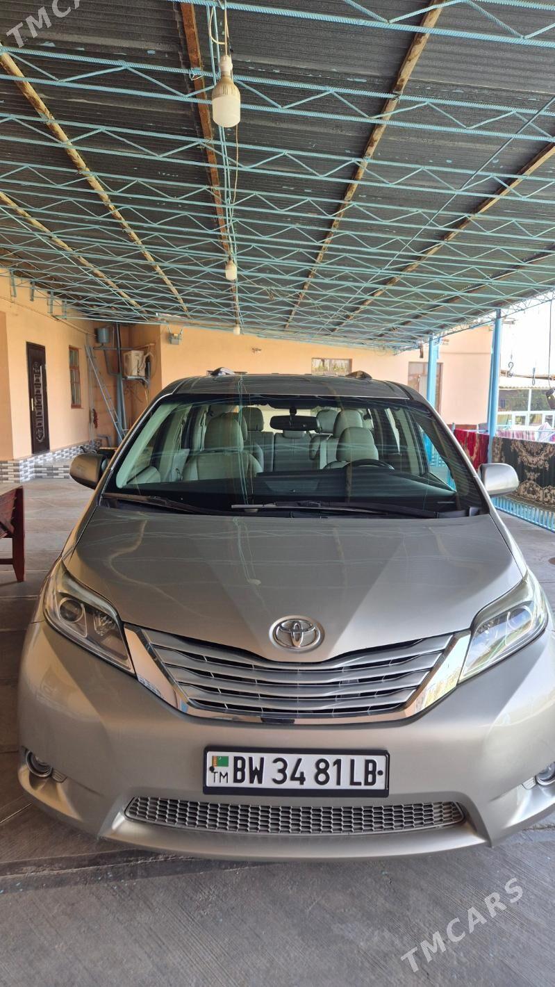 Toyota Sienna 2016 - 450 000 TMT - Сакар - img 6