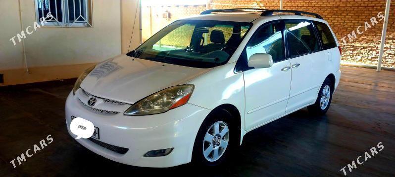 Toyota Sienna 2009 - 232 000 TMT - Мары - img 4