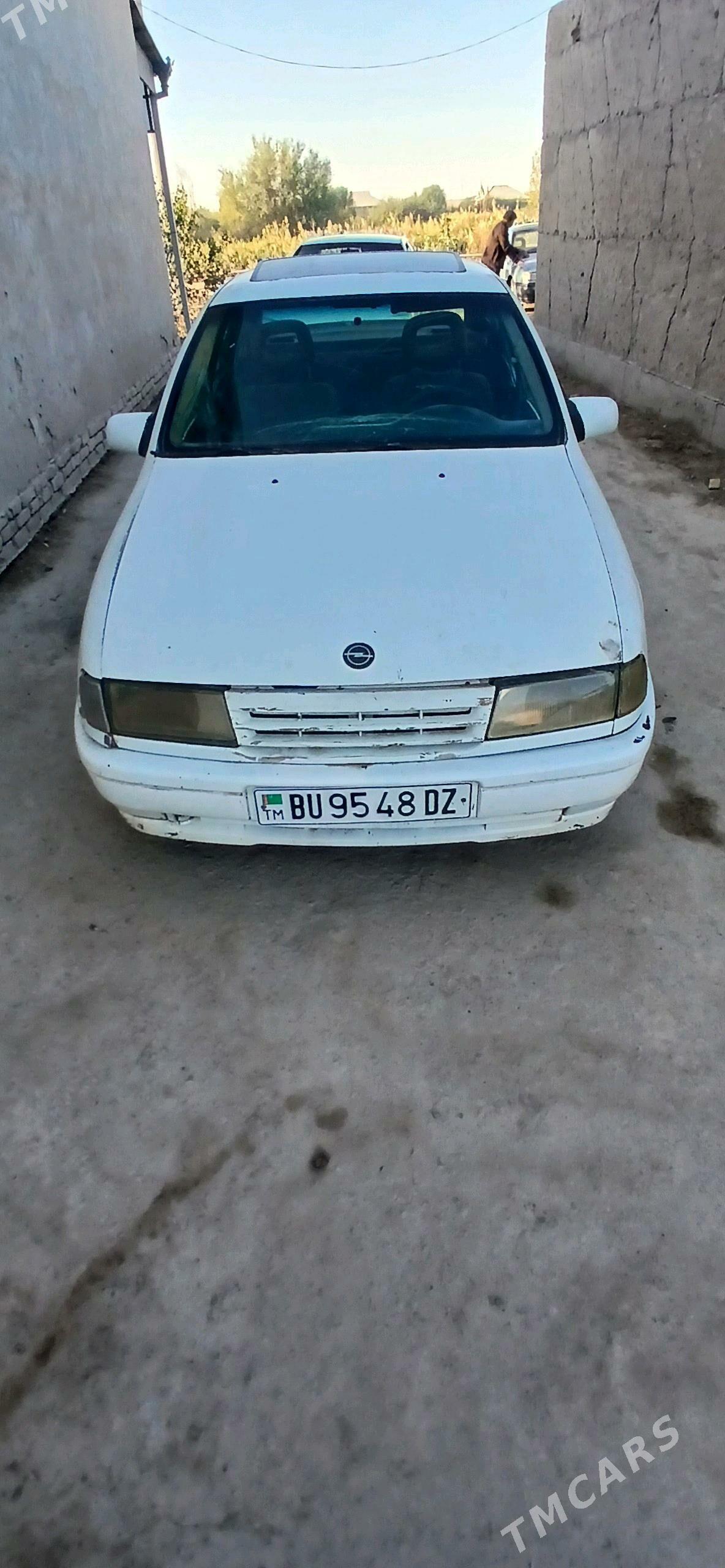 Opel Vectra 1991 - 14 000 TMT - Гурбансолтан Едже - img 3