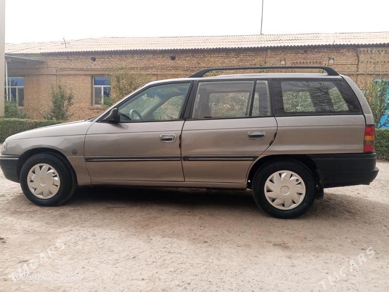 Opel Astra 1993 - 35 000 TMT - Дашогуз - img 3