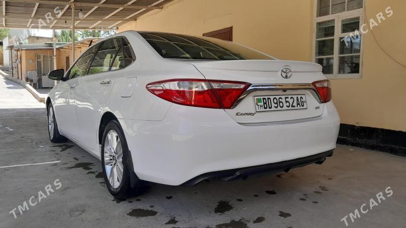 Toyota Camry 2017 - 245 000 TMT - Кëши - img 3