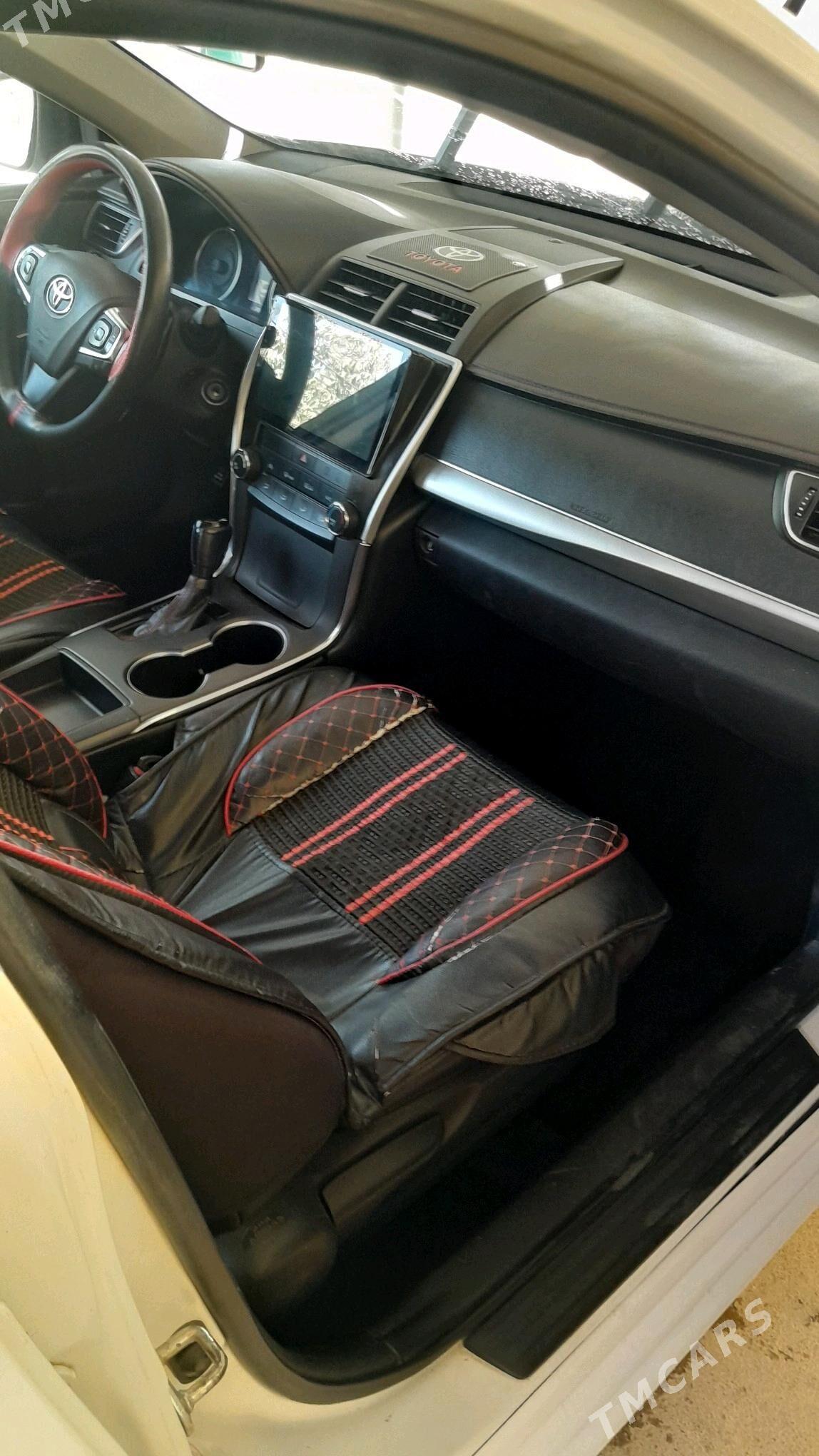 Toyota Camry 2017 - 245 000 TMT - Кëши - img 5