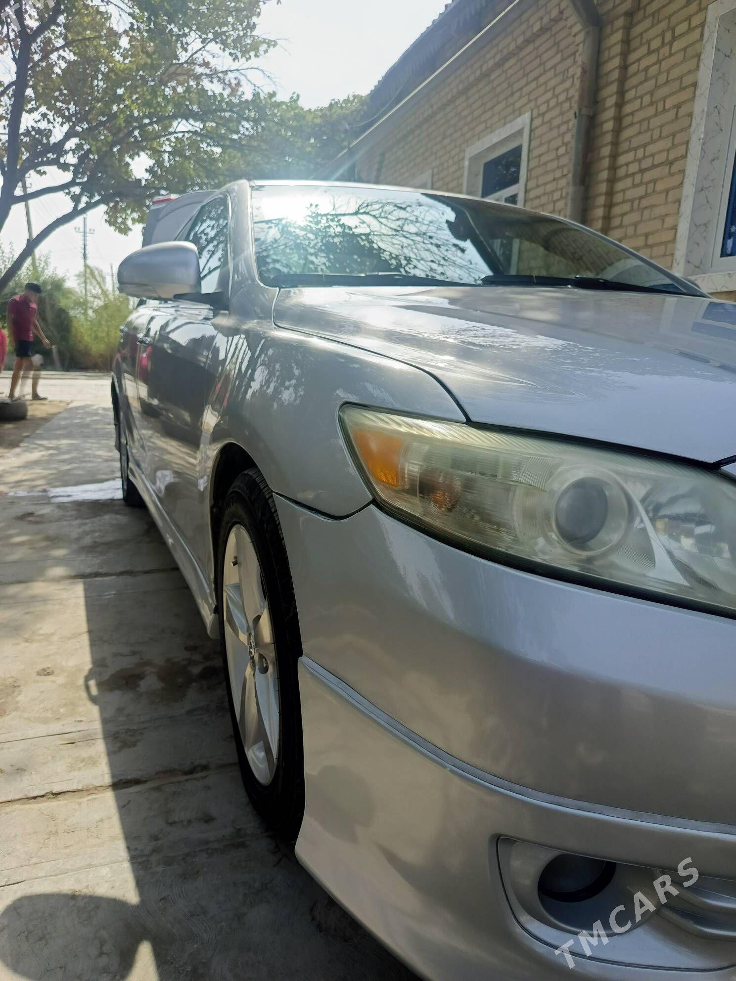 Toyota Camry 2010 - 200 000 TMT - Kerki - img 3