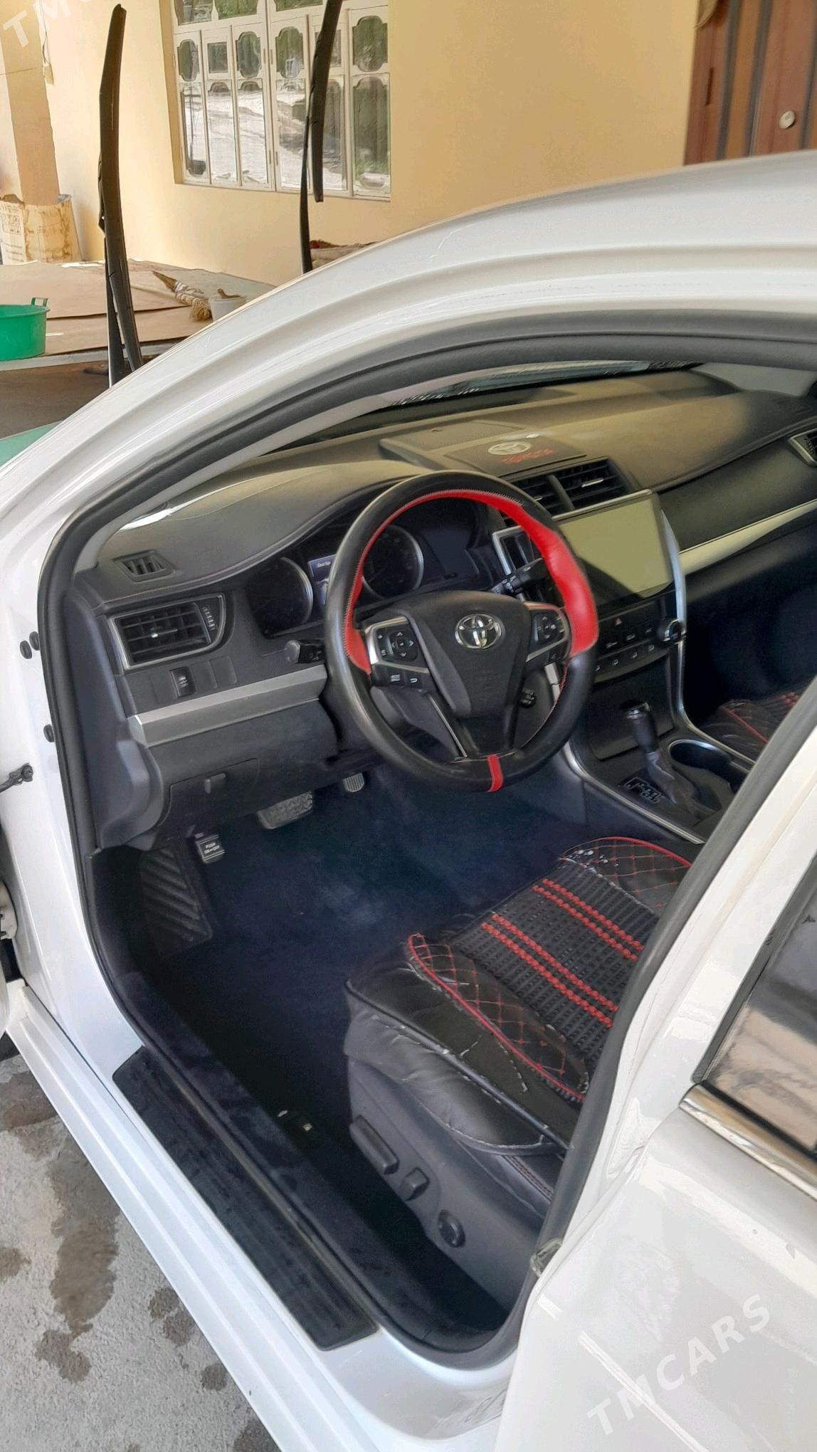 Toyota Camry 2017 - 245 000 TMT - Кëши - img 8