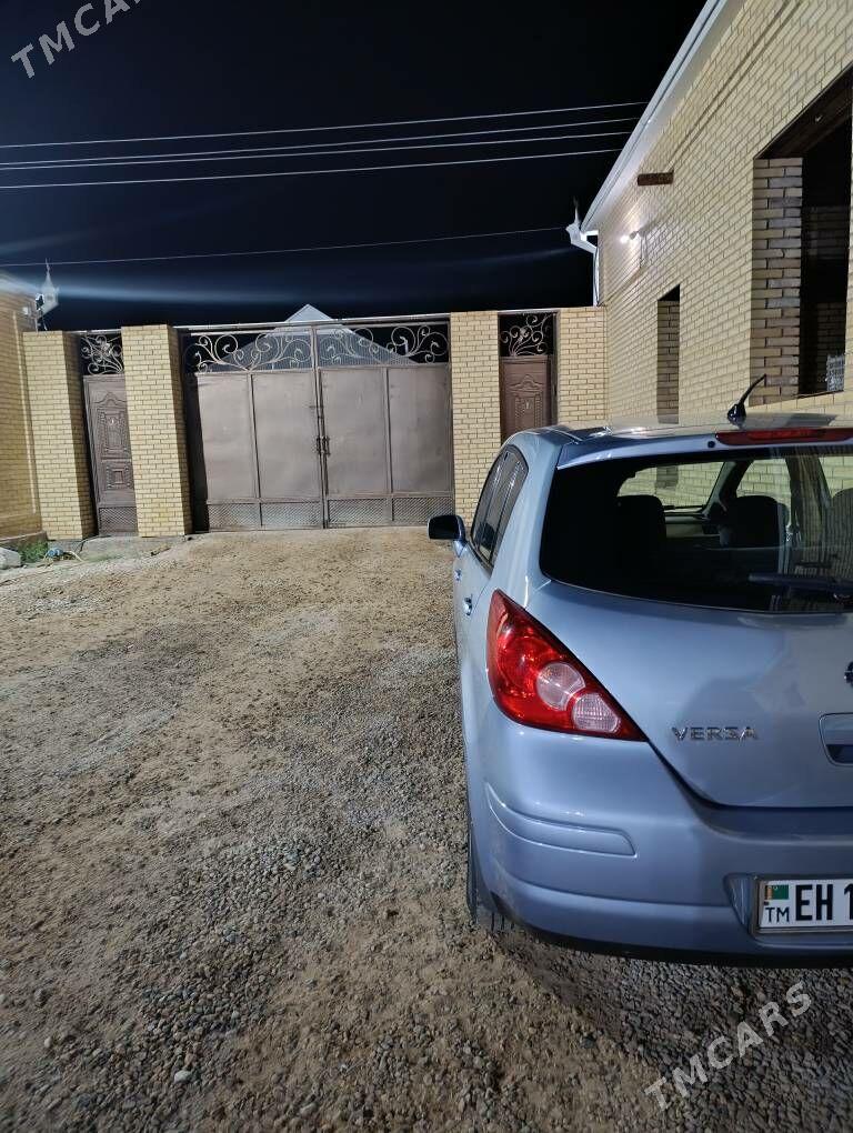 Nissan Versa 2011 - 110 000 TMT - Mary - img 3