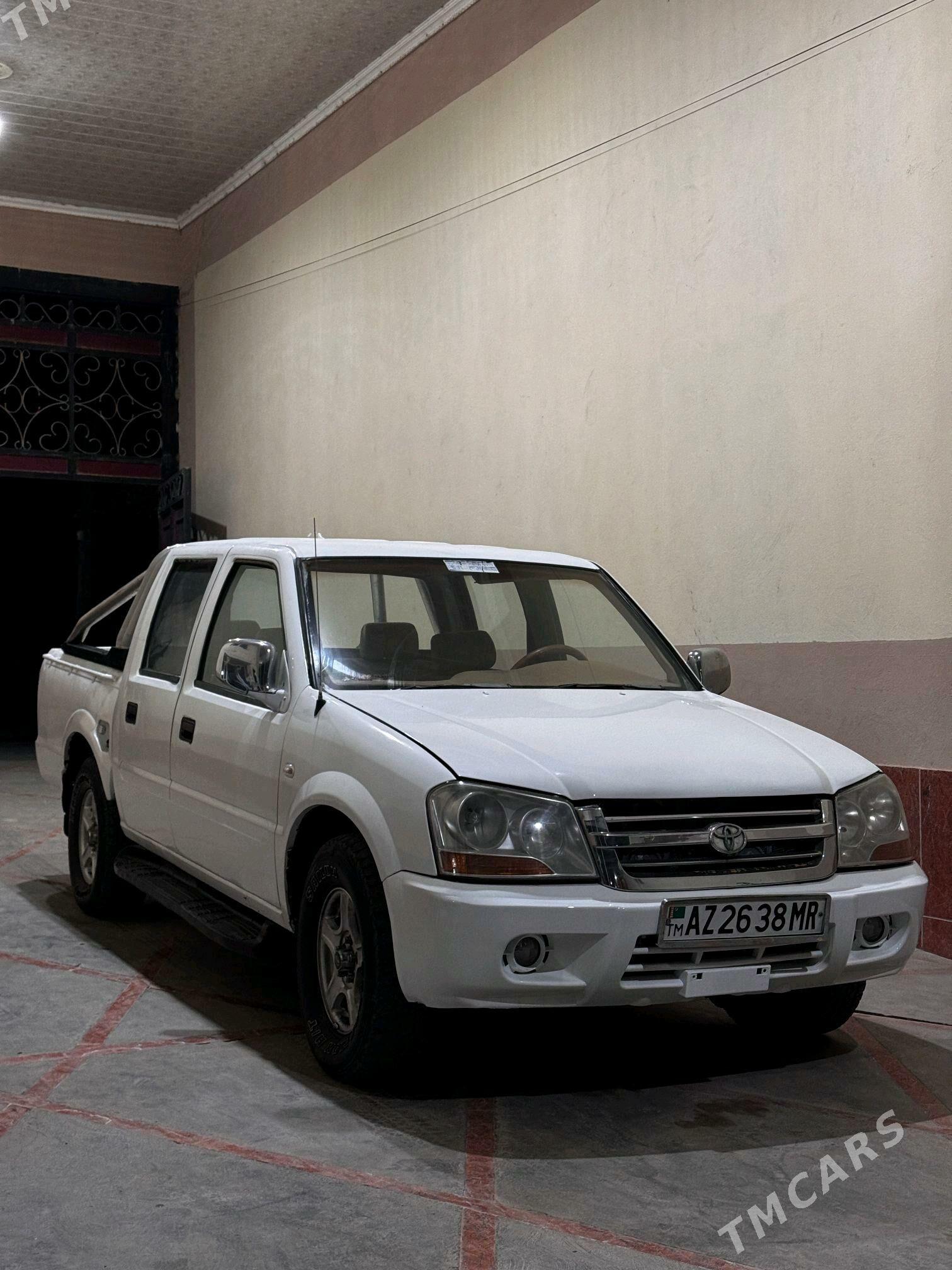 Toyota Hilux 2006 - 75 000 TMT - Байрамали - img 6