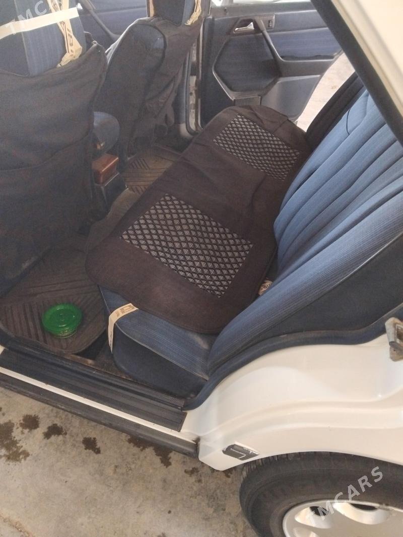 Mercedes-Benz 300E 1989 - 50 000 TMT - Türkmengala - img 2