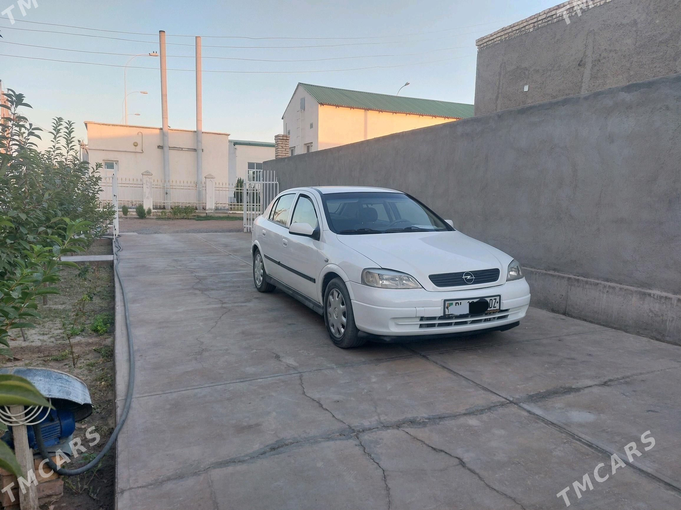 Opel Astra 2001 - 80 000 TMT - Губадаг - img 3
