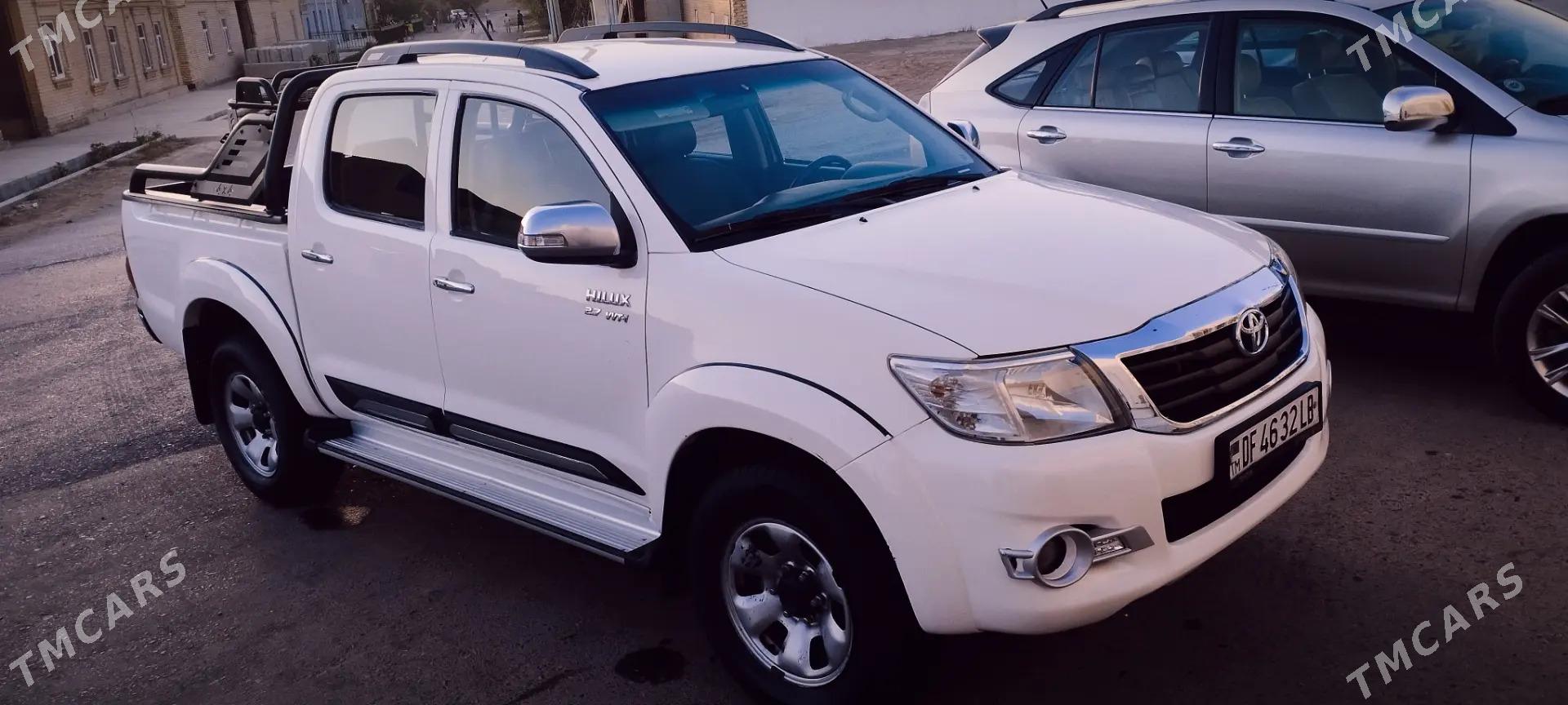 Toyota Hilux 2014 - 338 000 TMT - Туркменабат - img 2