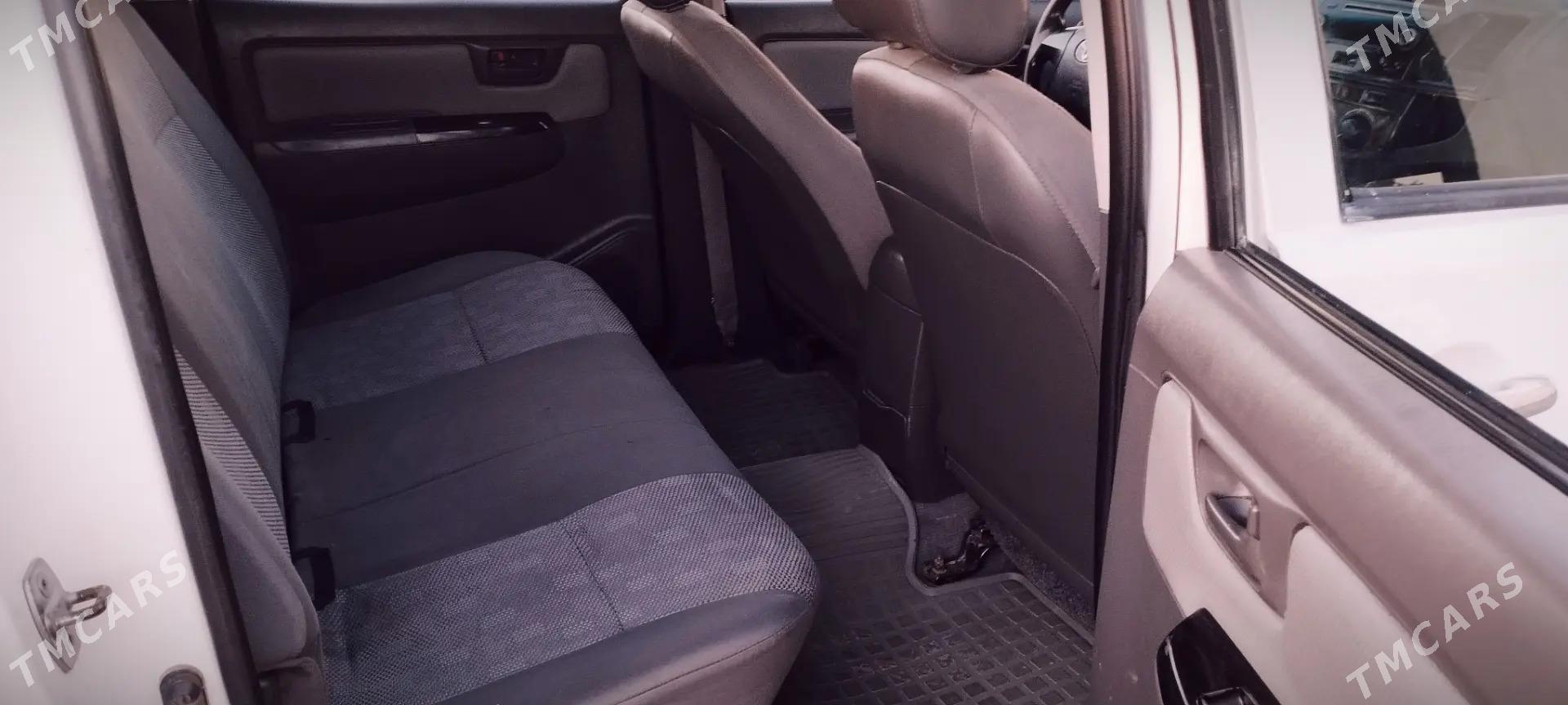 Toyota Hilux 2014 - 338 000 TMT - Туркменабат - img 8