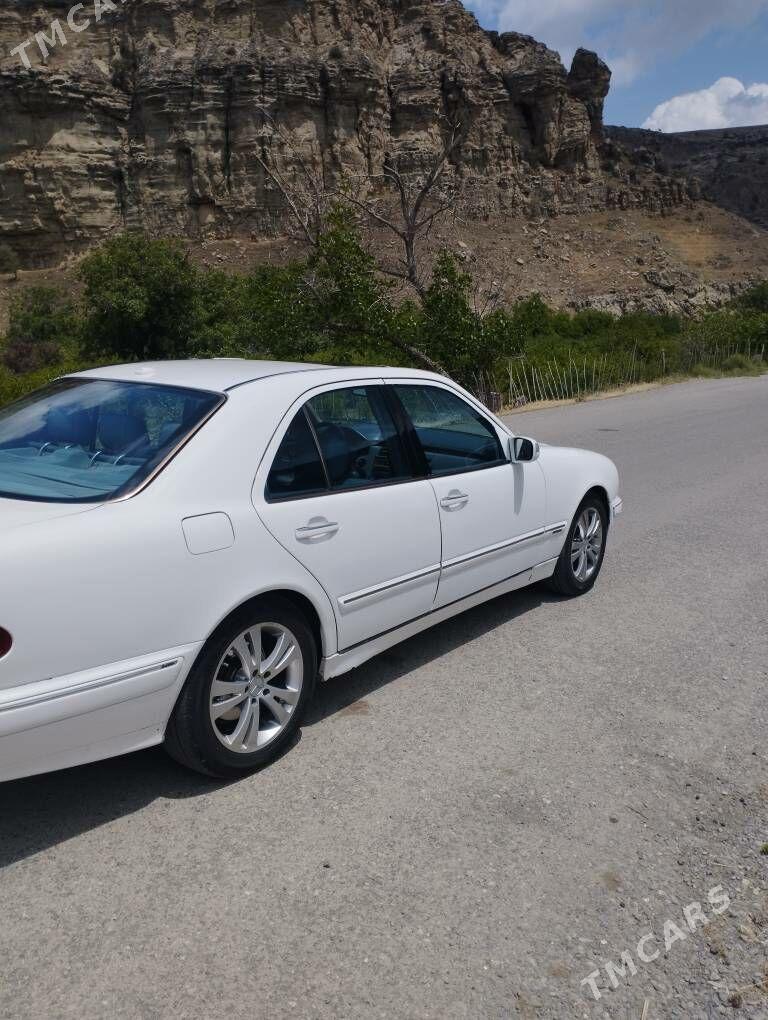 Mercedes-Benz E430 2001 - 110 000 TMT - Балканабат - img 2