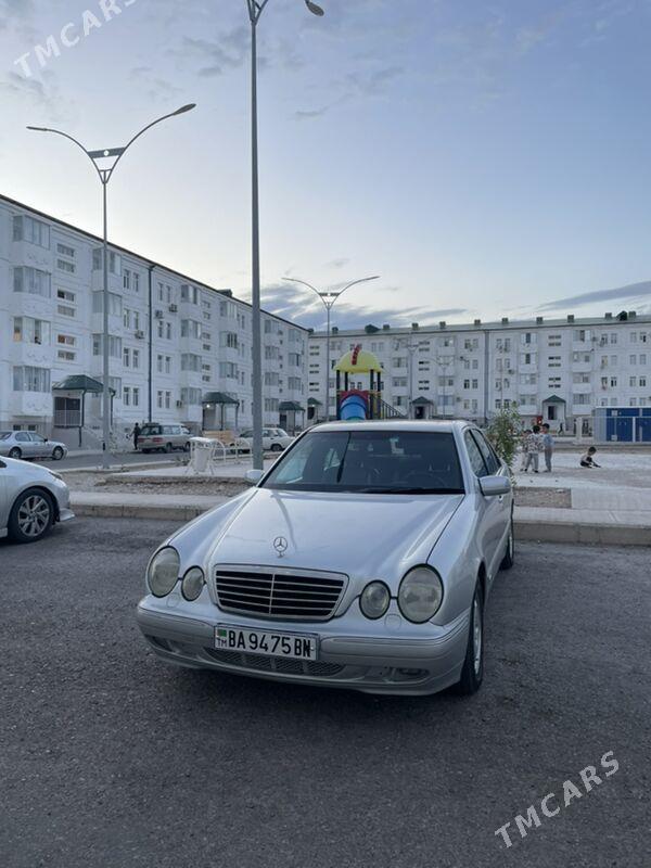 Mercedes-Benz E320 2002 - 125 000 TMT - Balkanabat - img 2