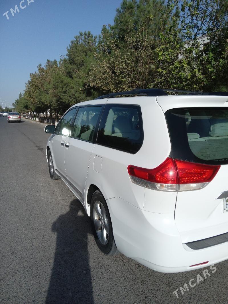 Toyota Sienna 2011 - 300 000 TMT - Mary - img 6