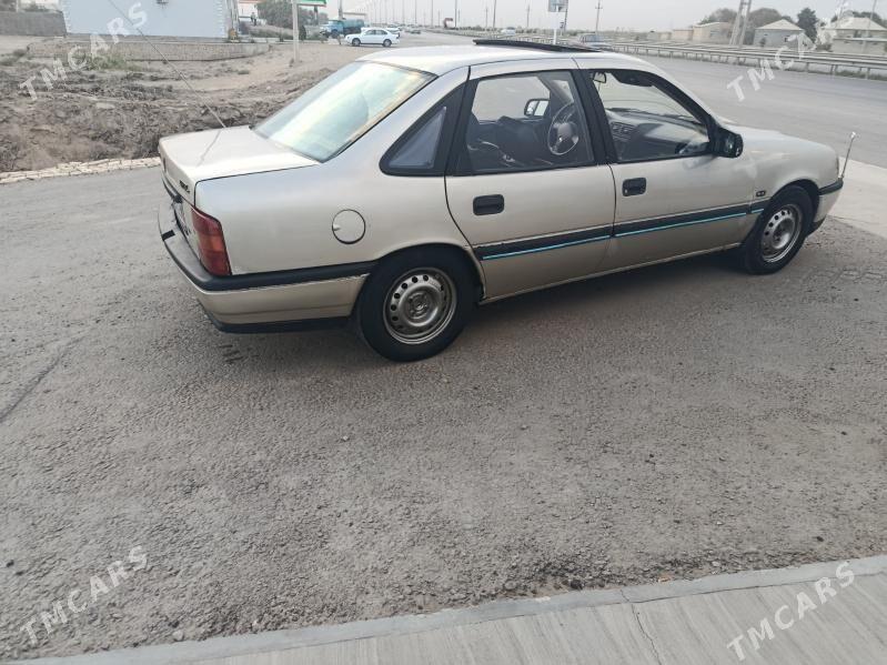 Opel Vectra 1990 - 25 000 TMT - Mary - img 5