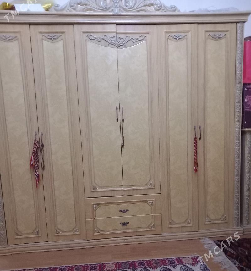 Spanli garnatur - Яшлык - img 2