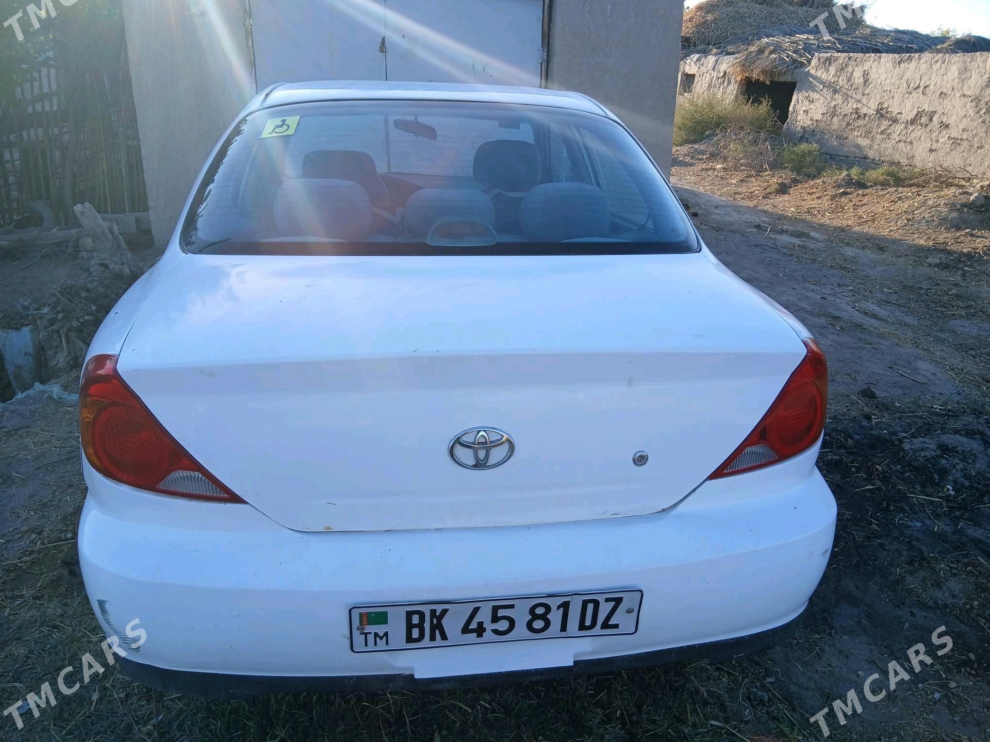 Kia Carens 2001 - 15 000 TMT - Дашогуз - img 5