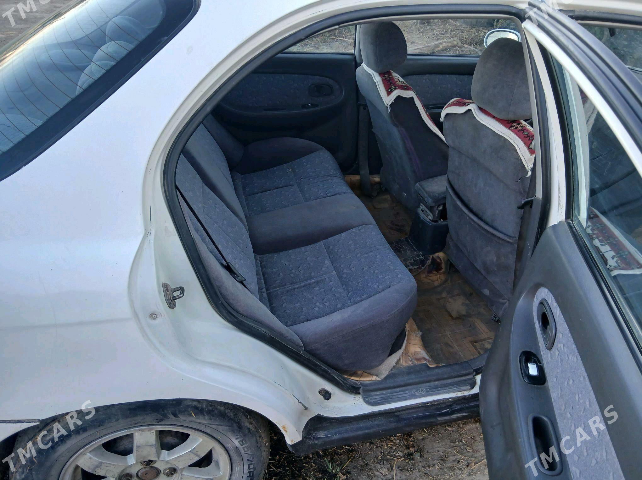 Kia Carens 2001 - 15 000 TMT - Дашогуз - img 4