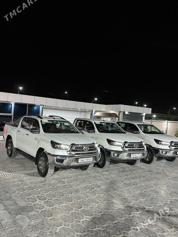 Toyota Hilux 2024 - 595 000 TMT - Aşgabat - img 7