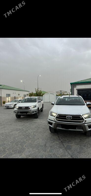 Toyota Hilux 2024 - 595 000 TMT - Aşgabat - img 2