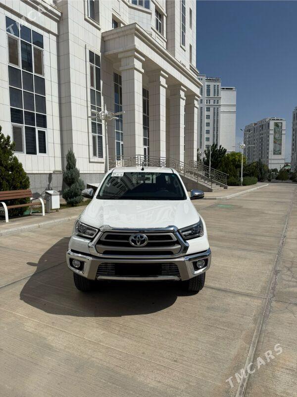 Toyota Hilux 2024 - 595 000 TMT - Aşgabat - img 3