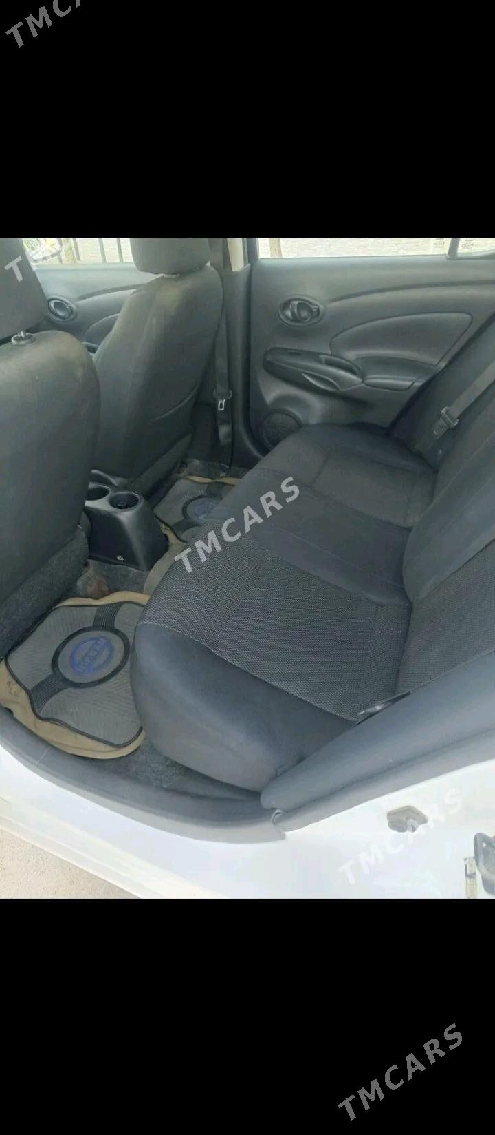 Nissan Versa 2012 - 95 000 TMT - Байрамали - img 6