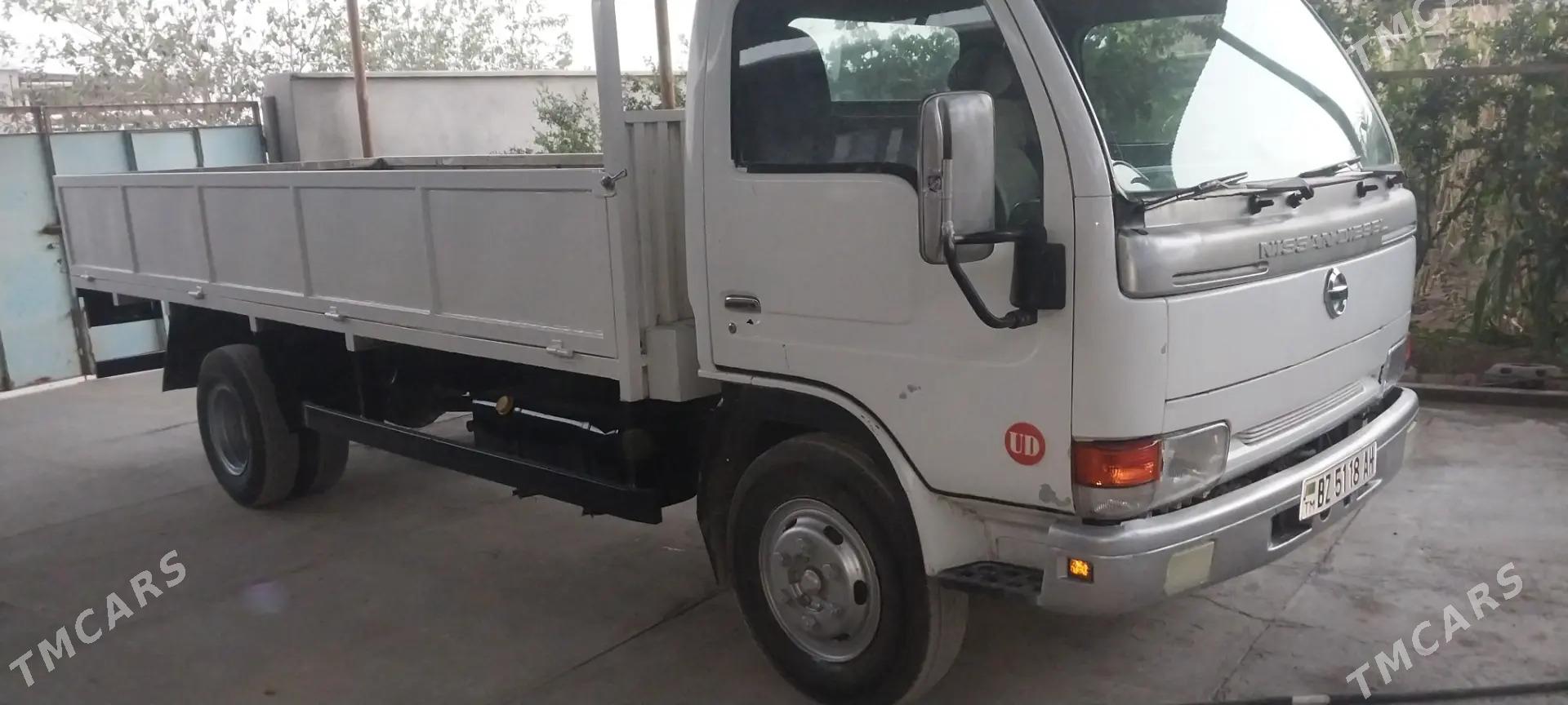 Nissan Canter 2003 - 260 000 TMT - Мары - img 6