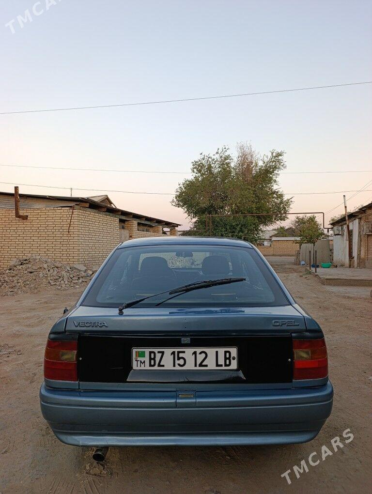 Opel Vectra 1990 - 28 000 TMT - Darganata - img 2