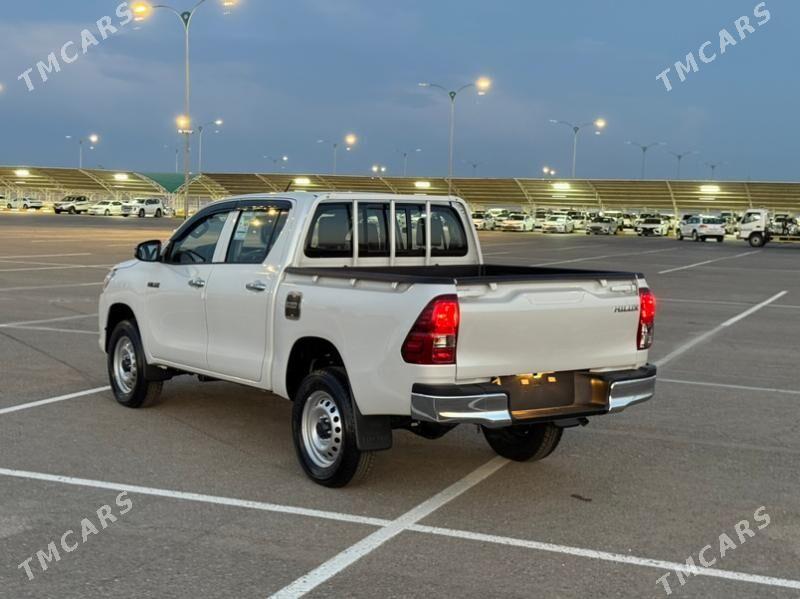 Toyota Hilux 2025 - 635 000 TMT - Ашхабад - img 2