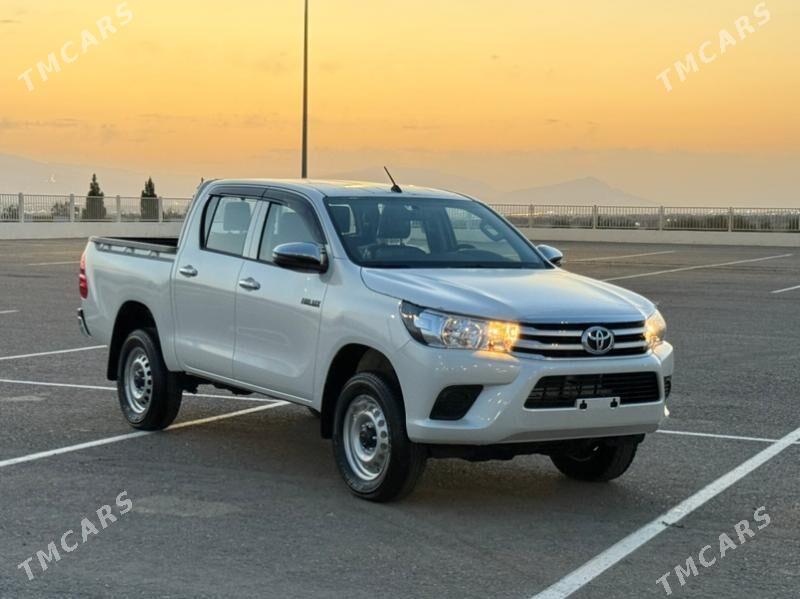 Toyota Hilux 2025 - 635 000 TMT - Aşgabat - img 3