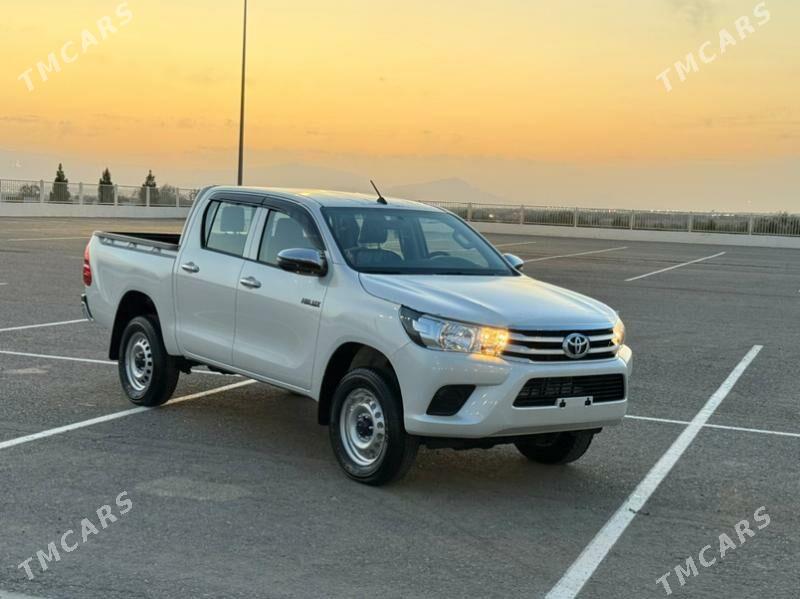 Toyota Hilux 2025 - 635 000 TMT - Aşgabat - img 10