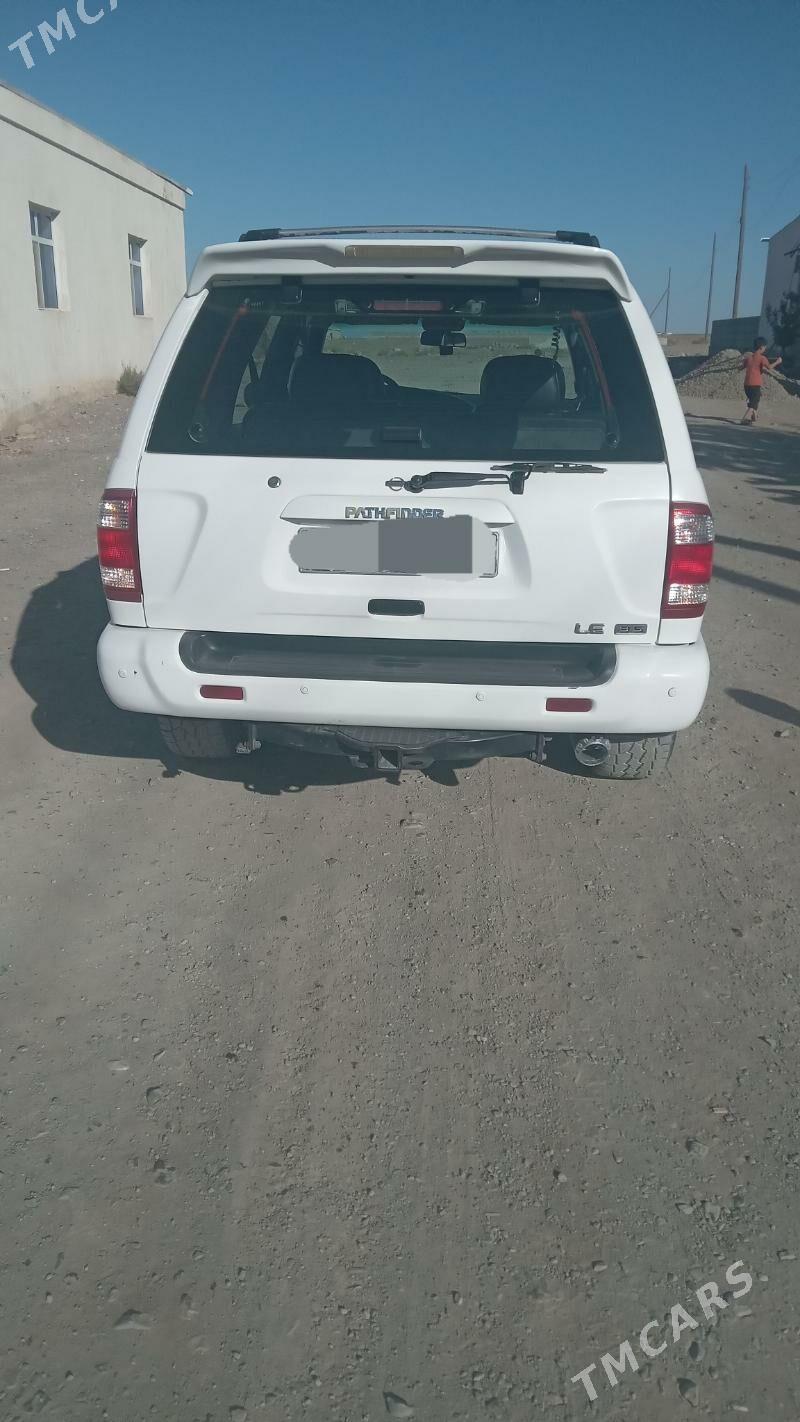 Nissan Pathfinder 2002 - 130 000 TMT - Бахарден - img 2