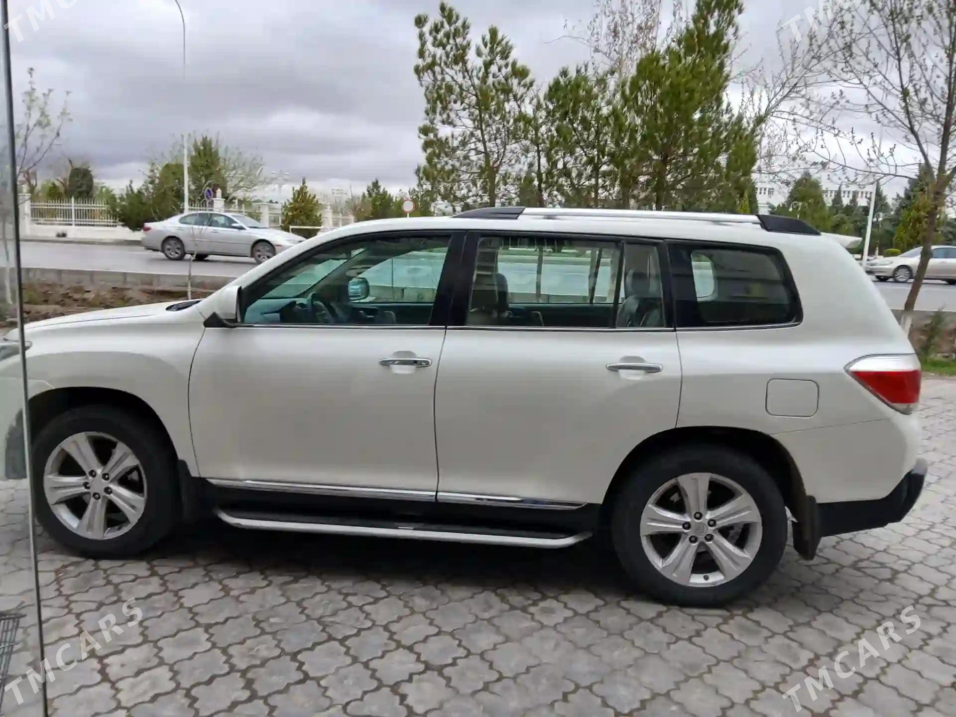 Toyota Highlander 2011 - 320 000 TMT - Мары - img 3