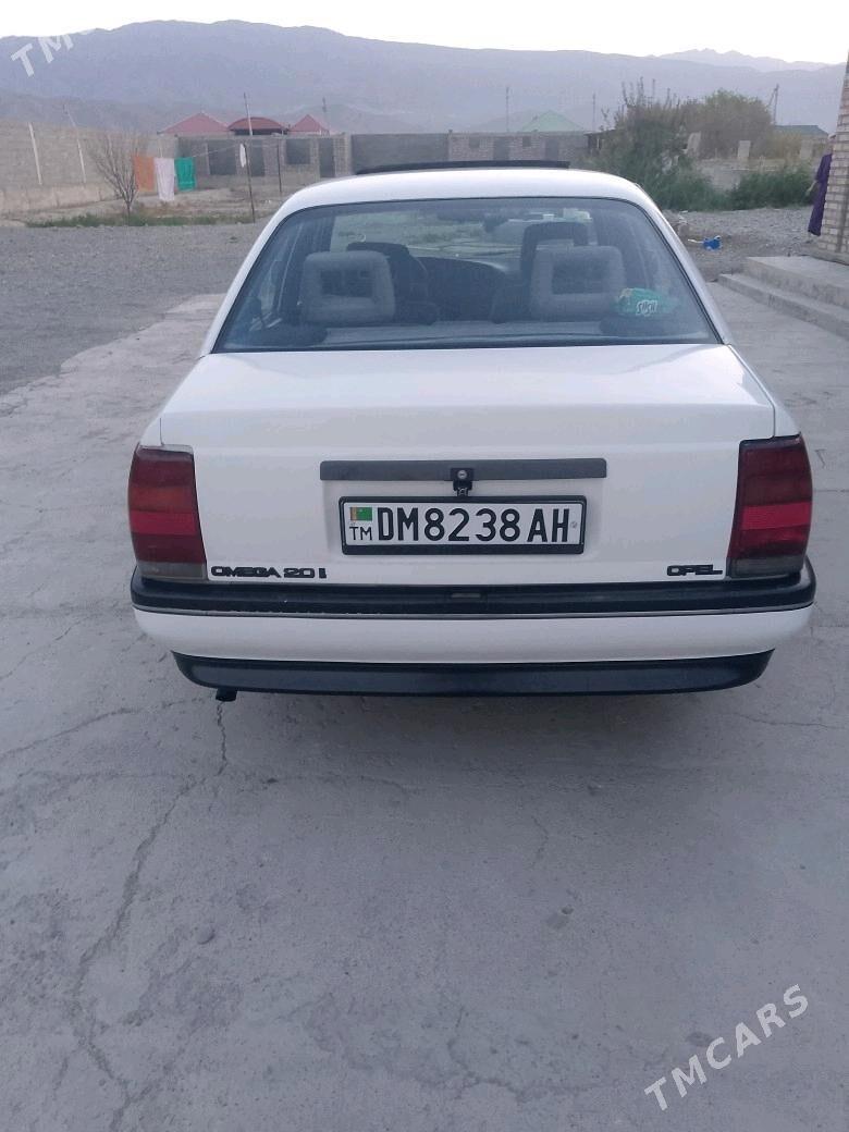 Opel Omega 1988 - 28 000 TMT - Бахарден - img 3