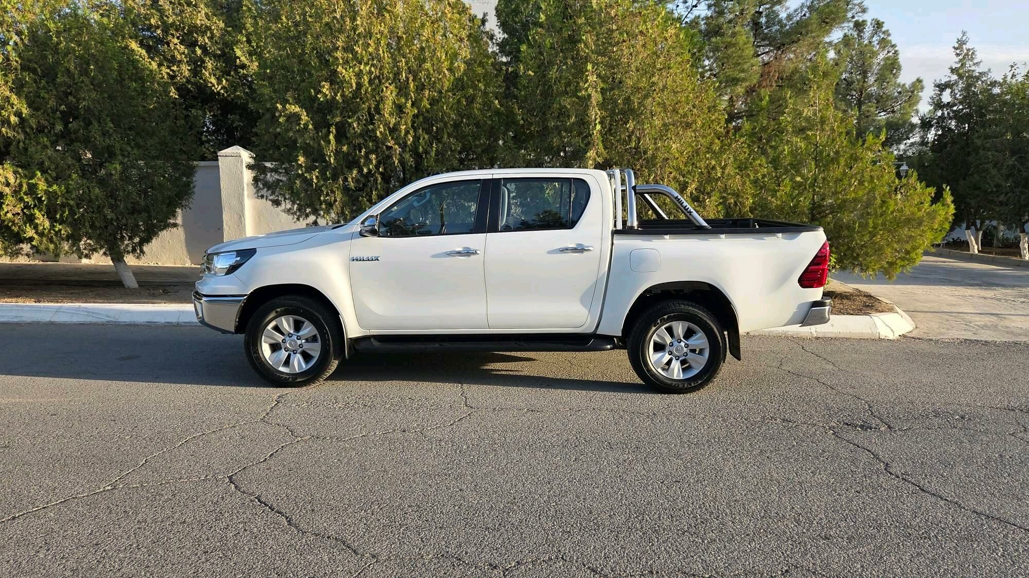Toyota Hilux 2020 - 550 000 TMT - Aşgabat - img 4