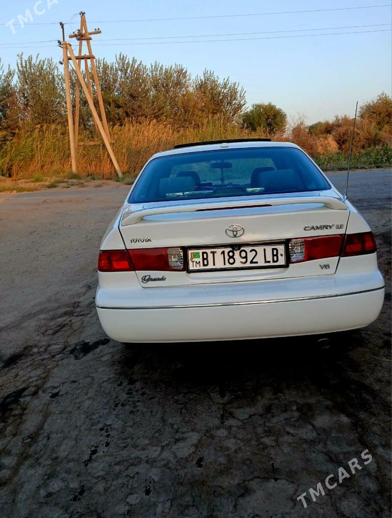 Toyota Camry 2000 - 130 000 TMT - Garabekewül - img 2