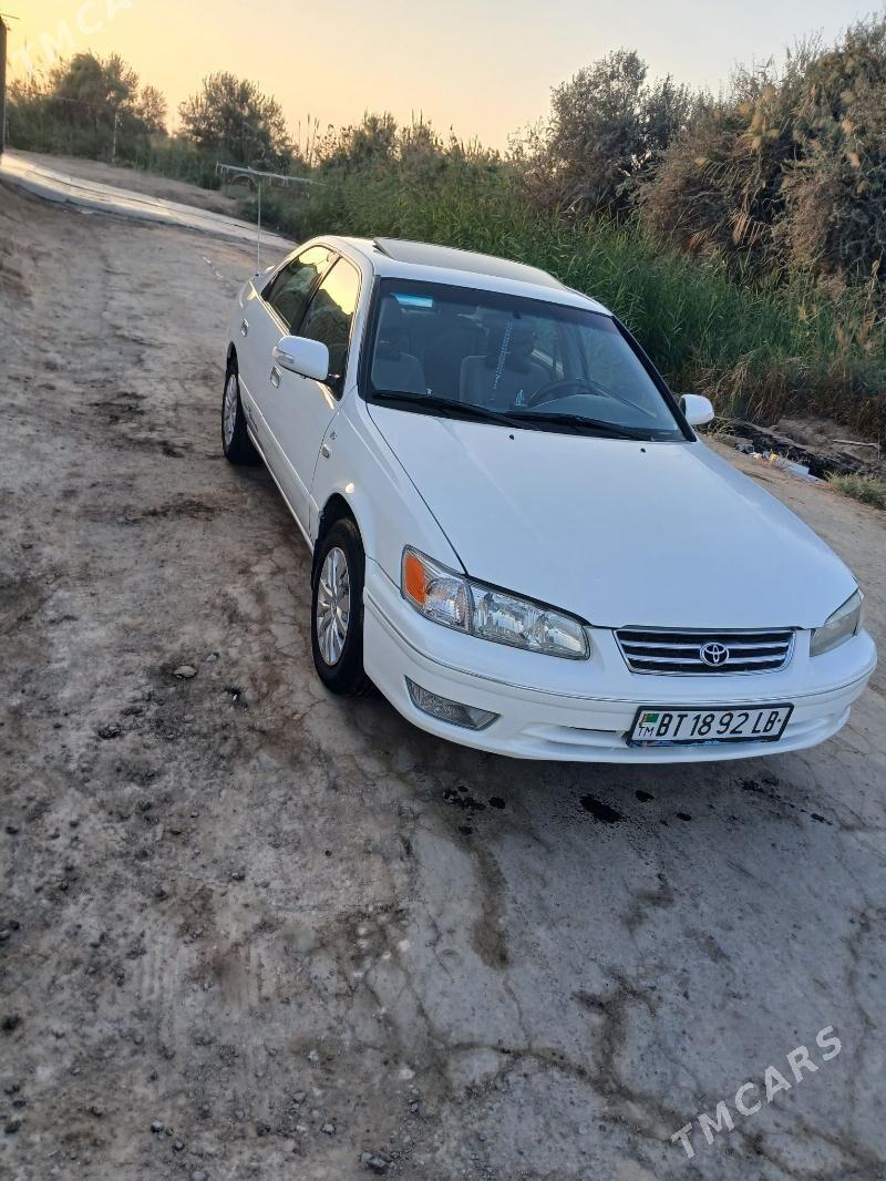 Toyota Camry 2000 - 130 000 TMT - Garabekewül - img 3