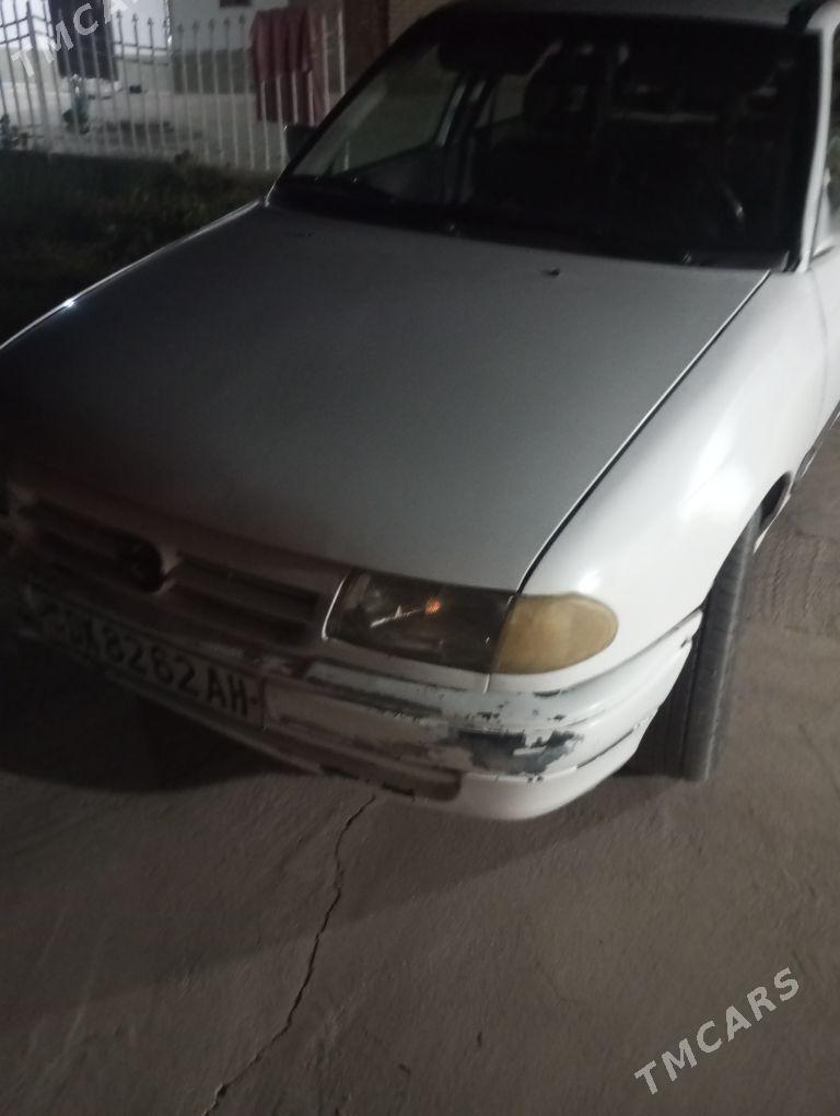Opel Astra 1992 - 25 000 TMT - Серахс - img 1