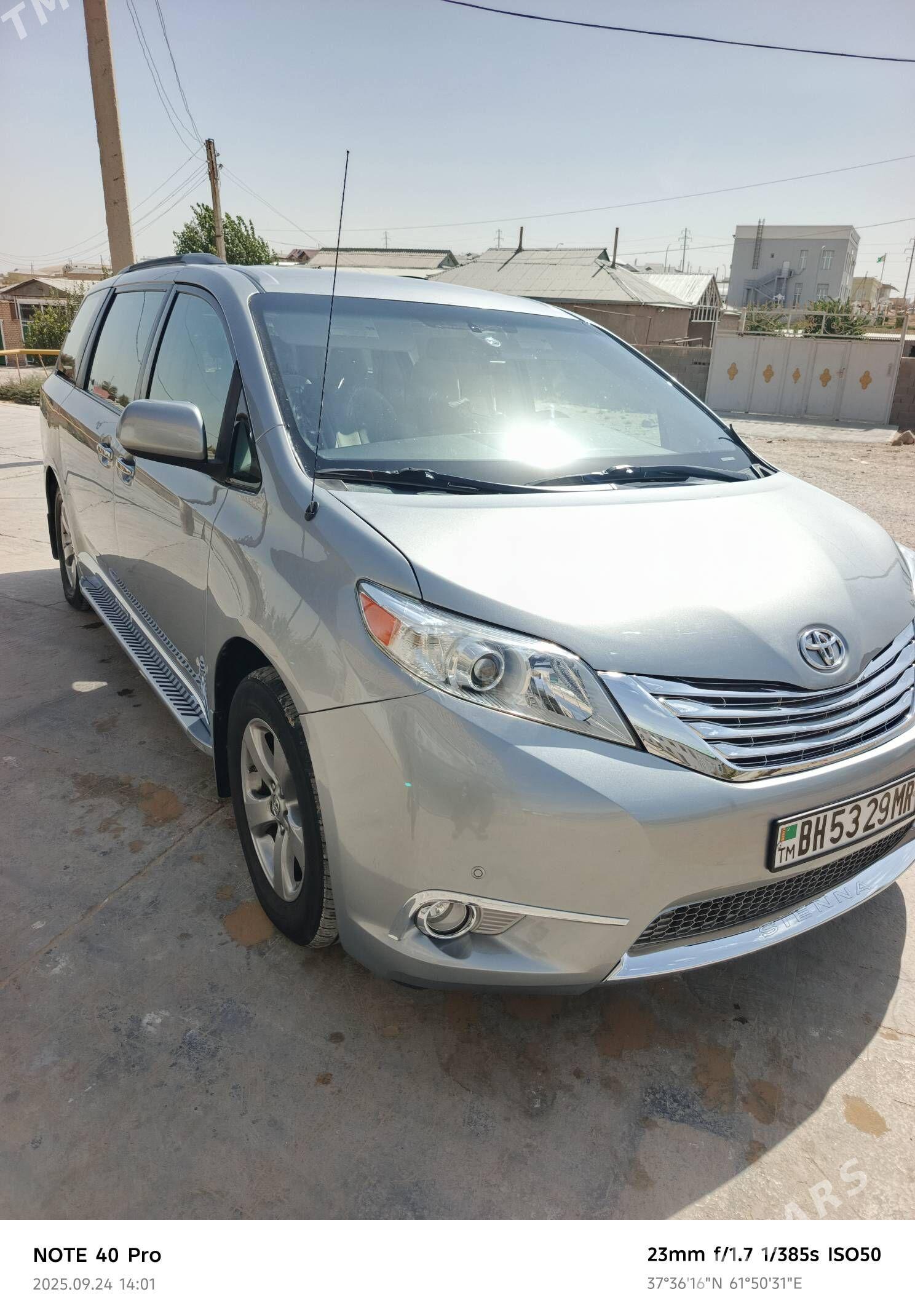 Toyota Sienna 2012 - 303 000 TMT - Тагтабазар - img 2