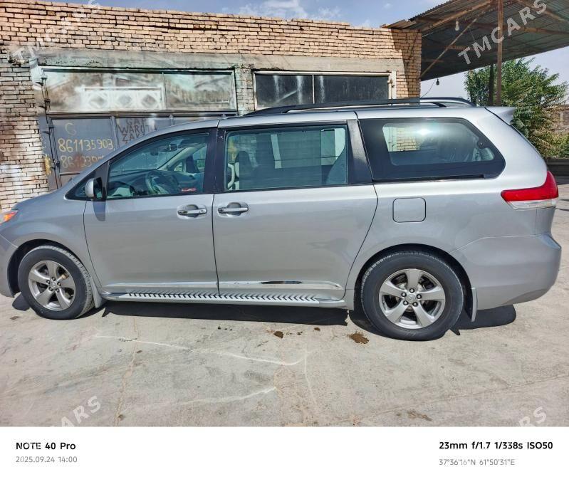 Toyota Sienna 2012 - 303 000 TMT - Тагтабазар - img 6