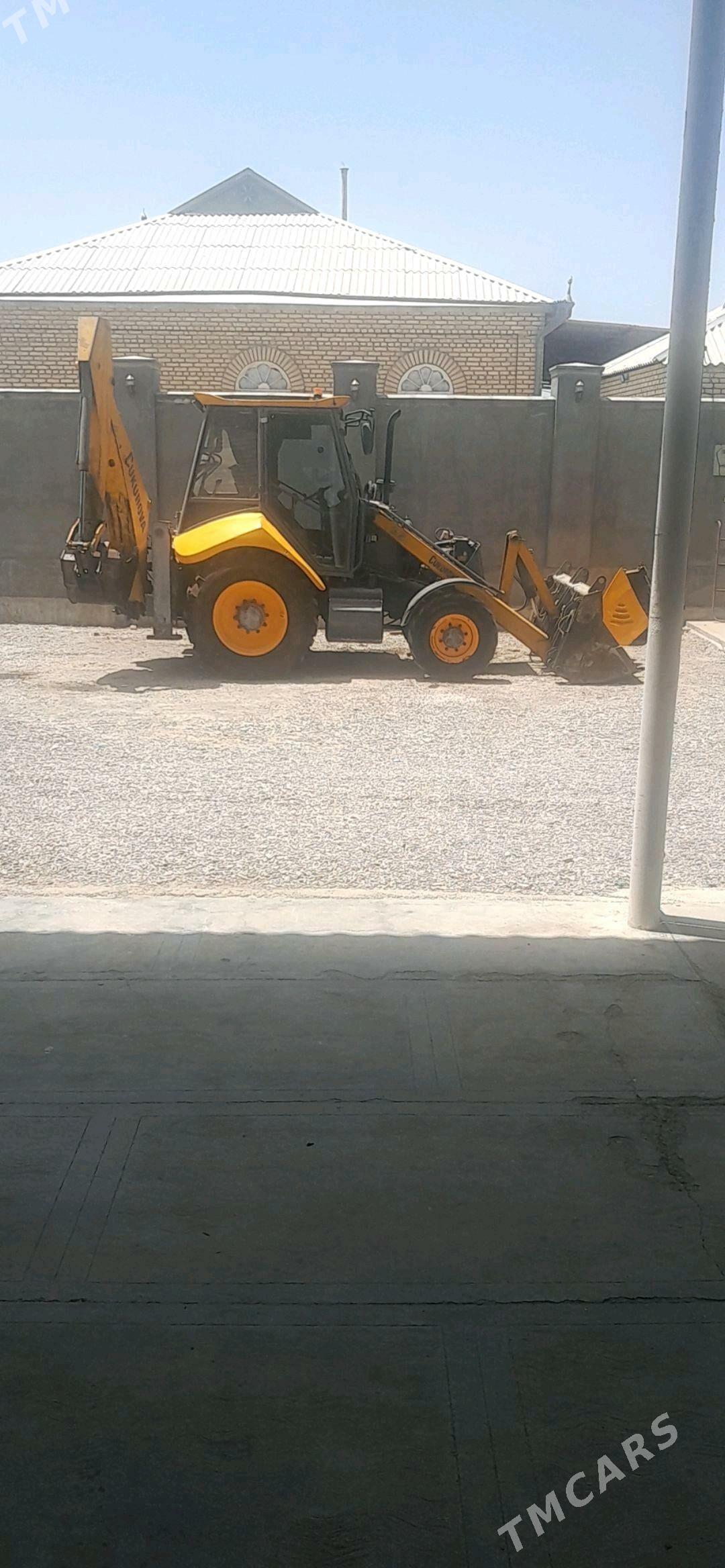 JCB 3CX Compact 2010 - 350 000 TMT - Мары - img 1
