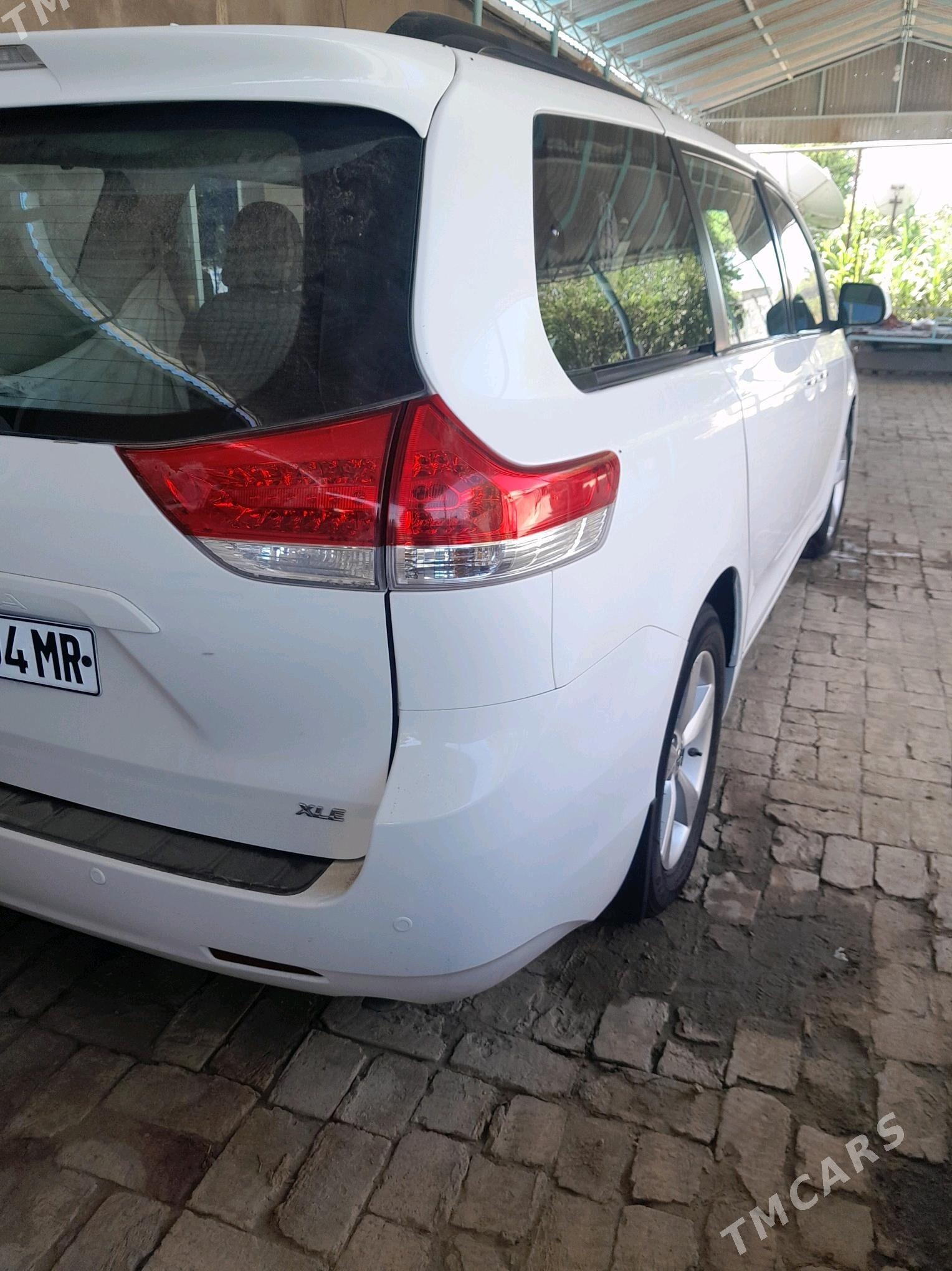 Toyota Sienna 2012 - 320 000 TMT - Мары - img 7