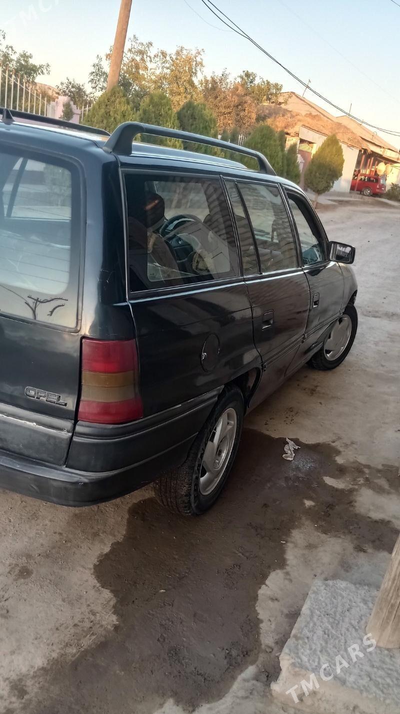 Opel Astra 1993 - 35 000 TMT - Дашогуз - img 4