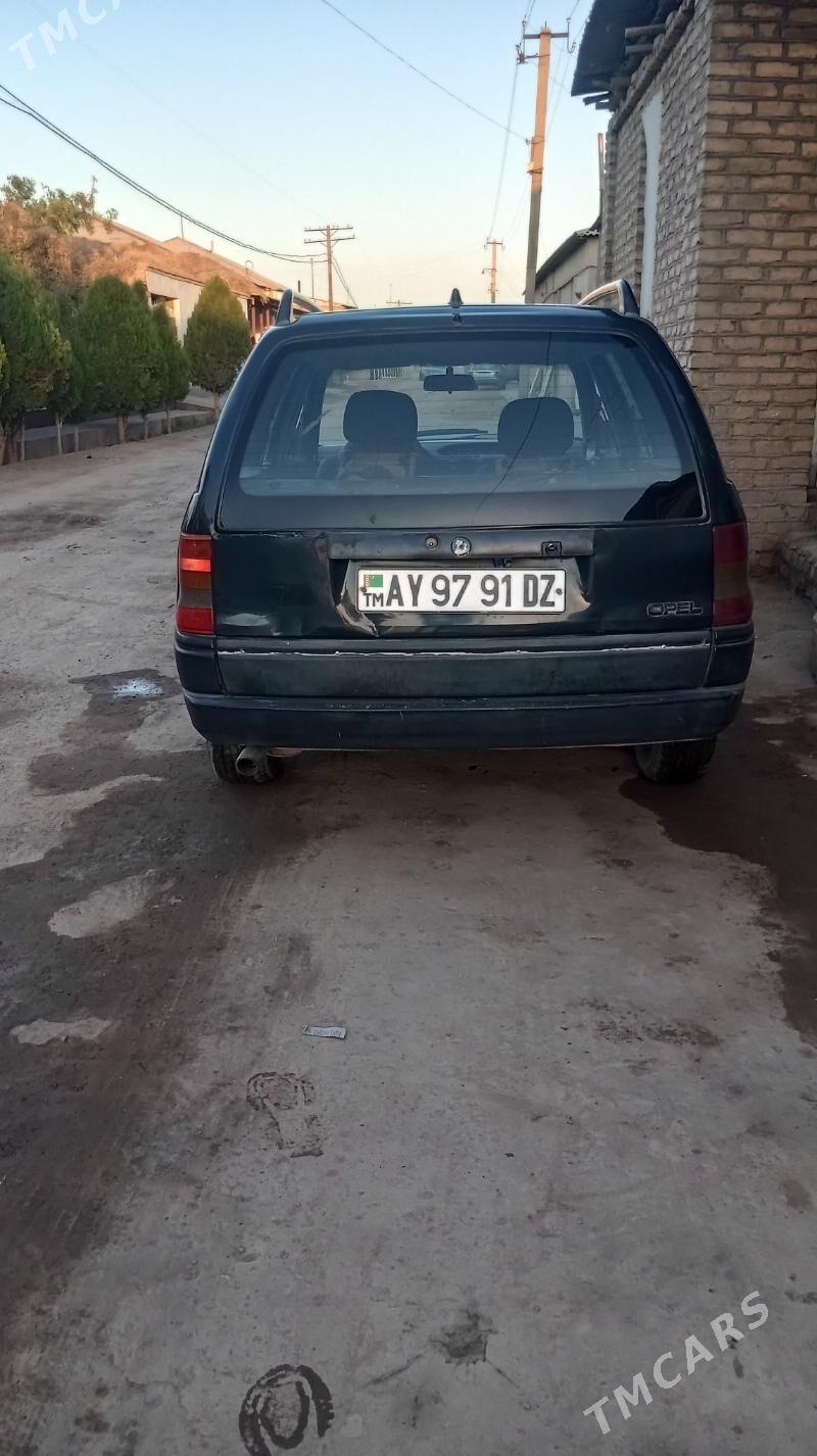 Opel Astra 1993 - 35 000 TMT - Дашогуз - img 3