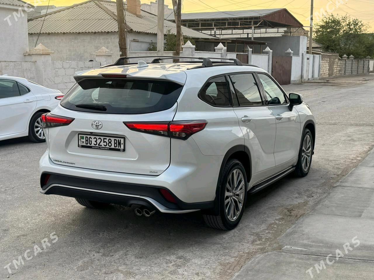 Toyota Highlander 2022 - 550 000 TMT - Балканабат - img 5